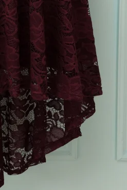 Vestido Borgonha com decote em v