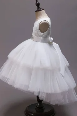 Vestido branco A-Line Tiered Flower Girl com renda