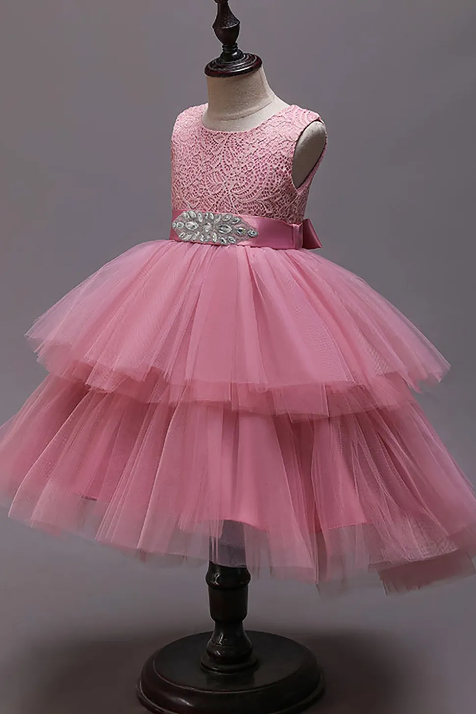 Vestido branco A-Line Tiered Flower Girl com renda