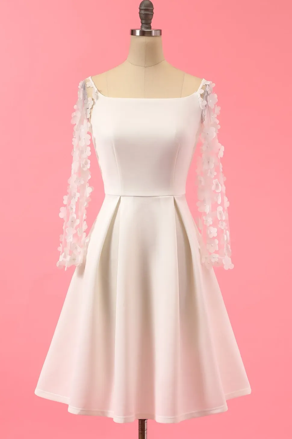 Vestido branco partido do laço