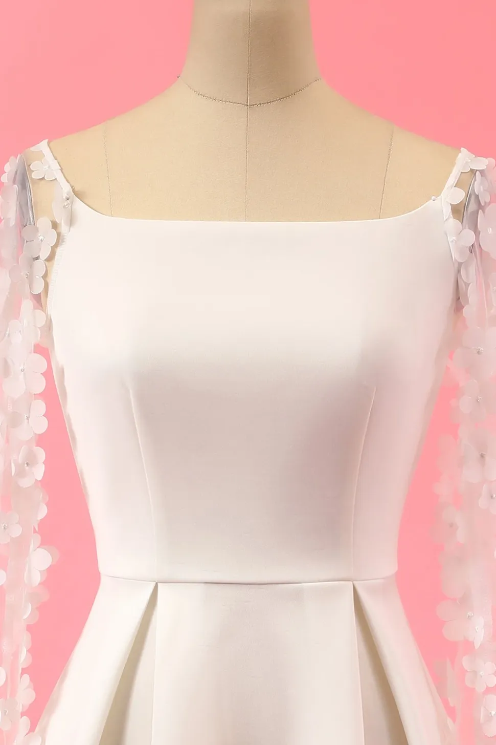 Vestido branco partido do laço