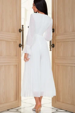 Vestido branco v pescoço mãe com mangas compridas