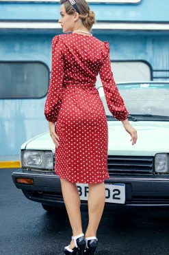 Vestido casual de bolinhas bordô