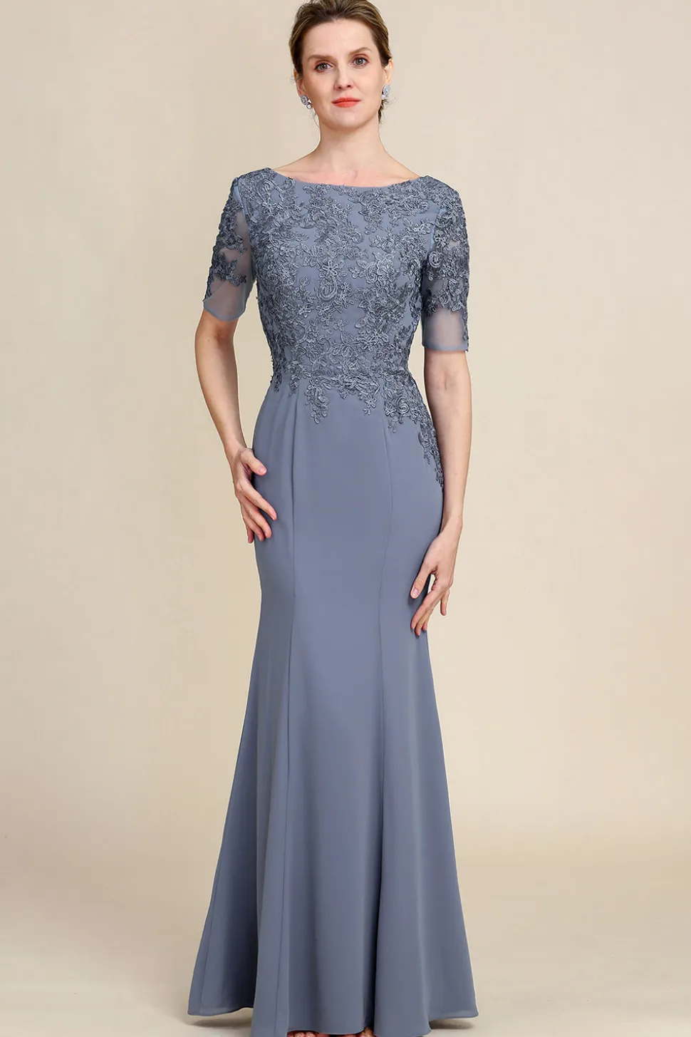 Vestido Cinza de Mãe da Noiva Com Appliques