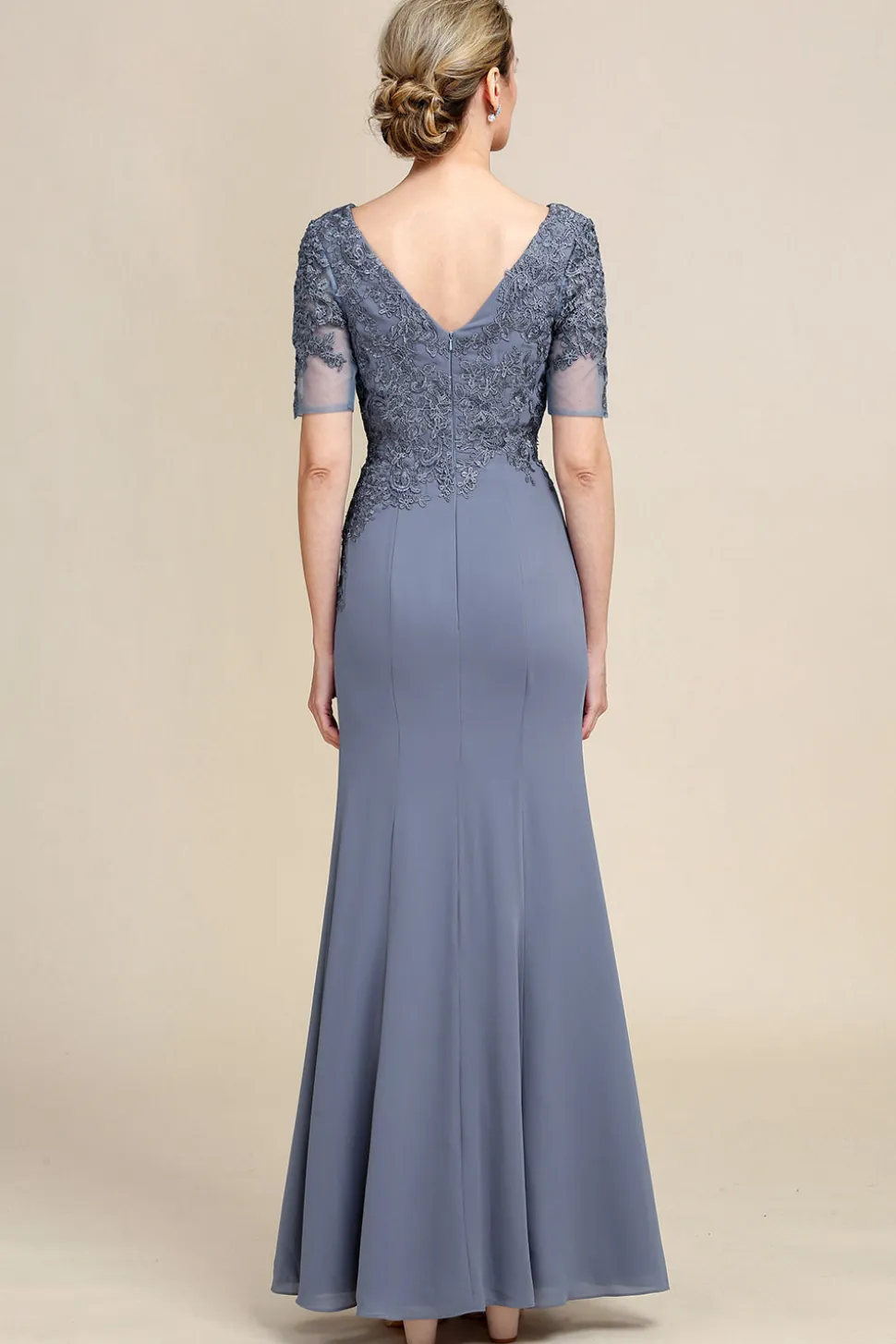 Vestido Cinza de Mãe da Noiva Com Appliques