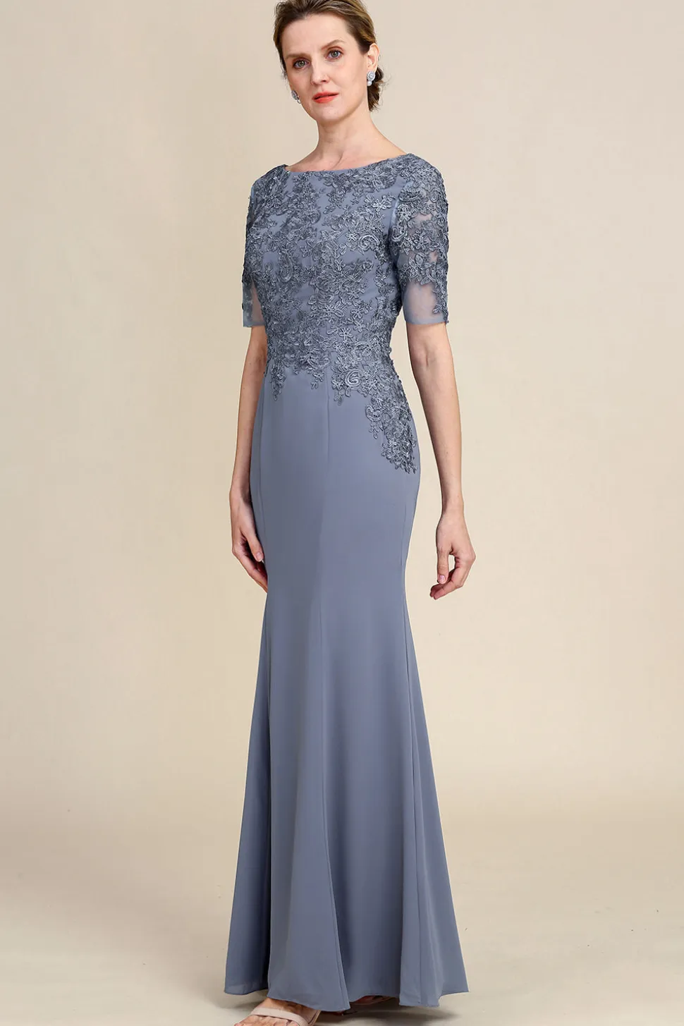Vestido Cinza de Mãe da Noiva Com Appliques