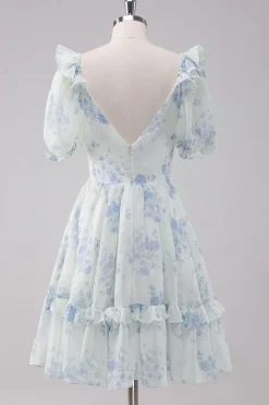 Vestido Curto Homecoming Floral Azul Claro com Mangas Curtas