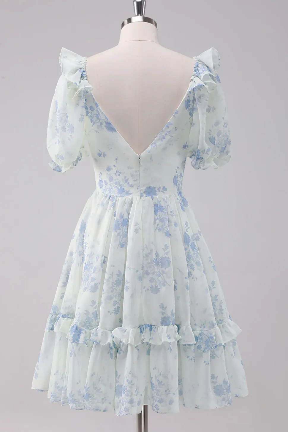 Vestido Curto Homecoming Floral Azul Claro com Mangas Curtas