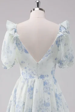 Vestido Curto Homecoming Floral Azul Claro com Mangas Curtas