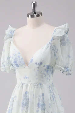Vestido Curto Homecoming Floral Azul Claro com Mangas Curtas