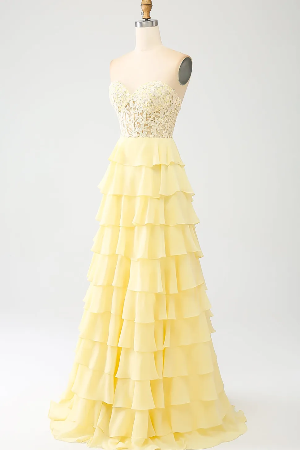Vestido de baile amarelo querido em camadas