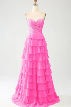 Vestido de baile amarelo querido em camadas
