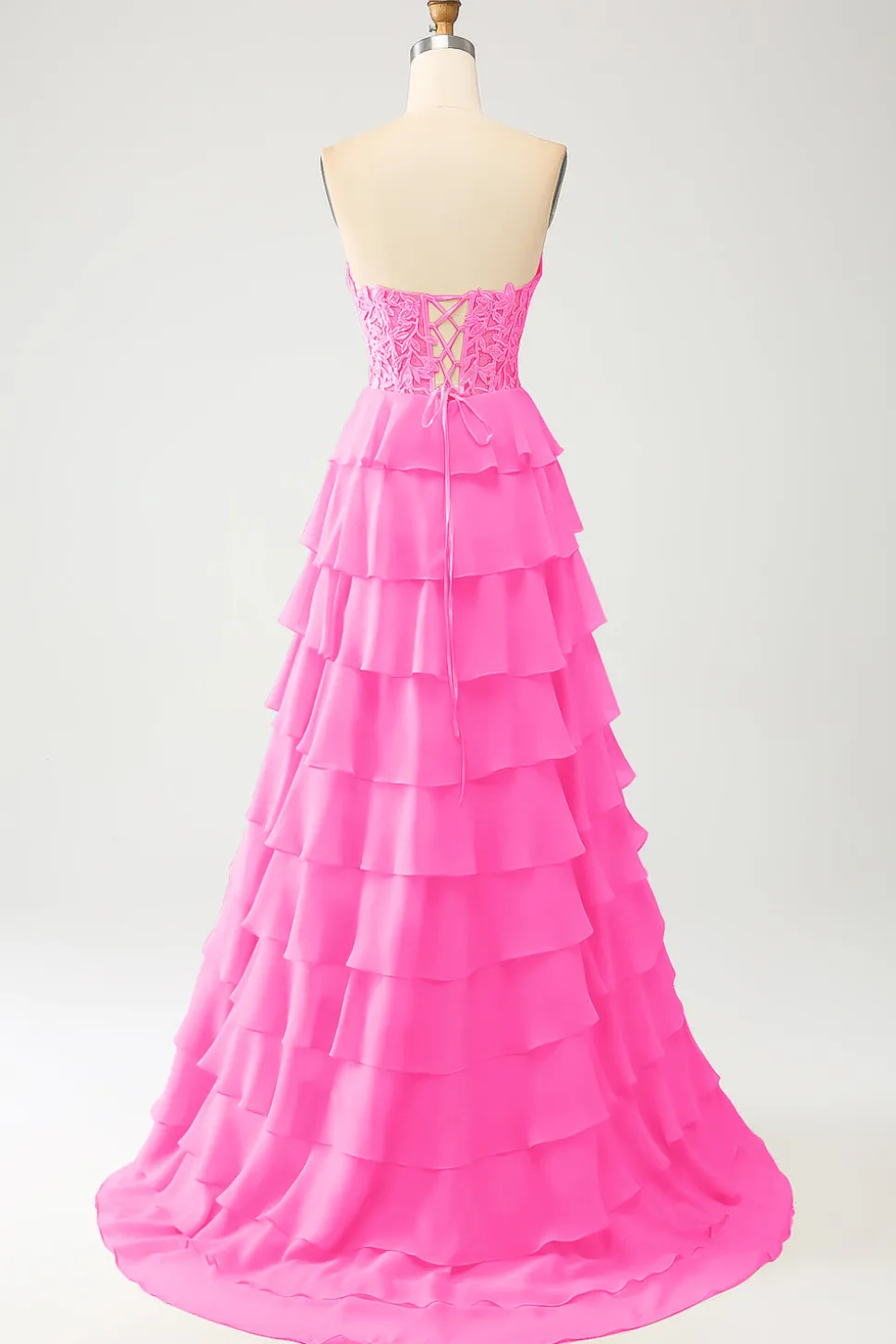 Vestido de baile amarelo querido em camadas