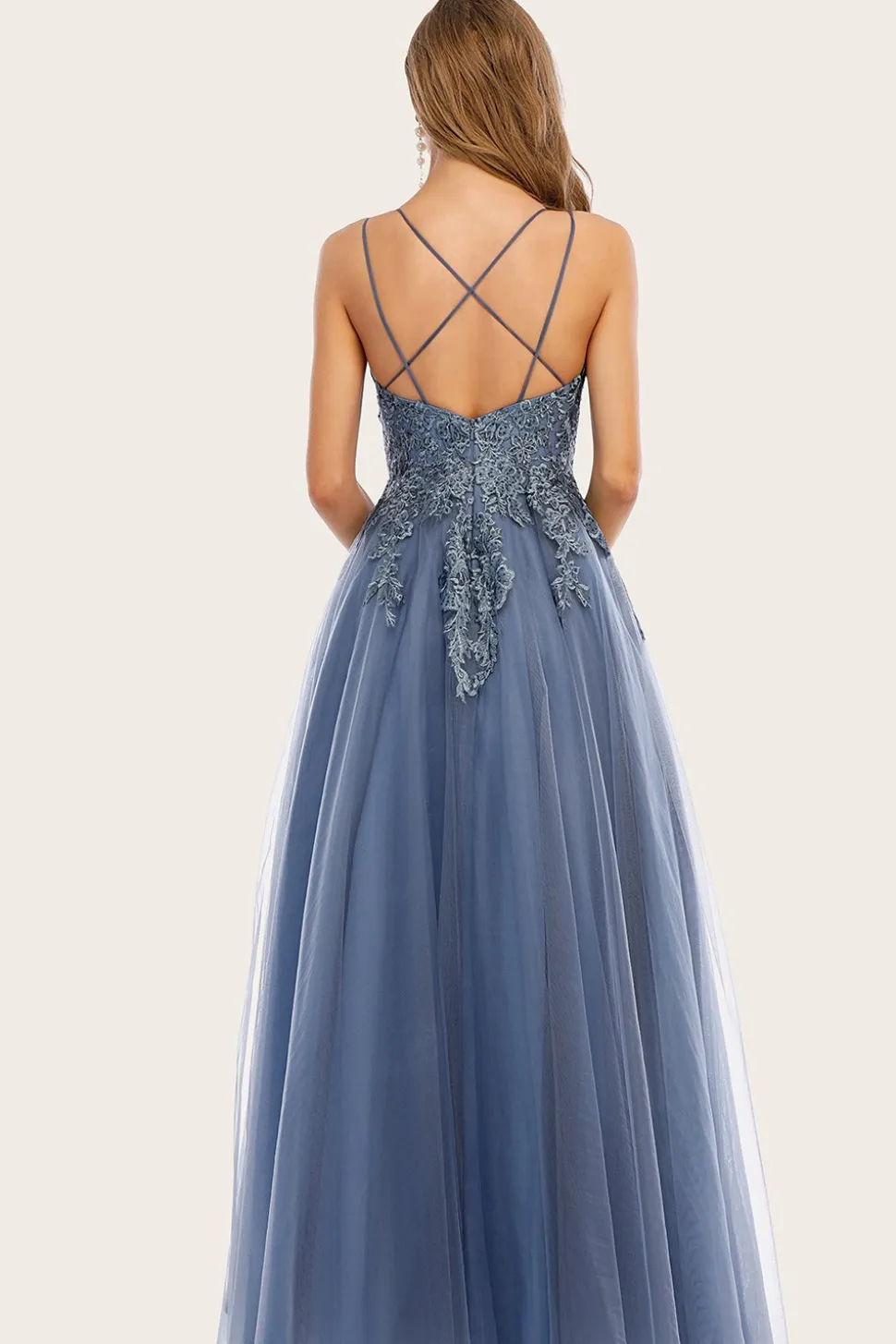 Vestido de baile azul e azul empoeirado com renda