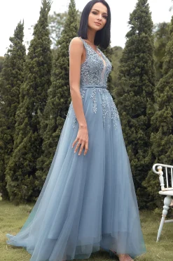 Vestido de baile azul longo de linha com apliques