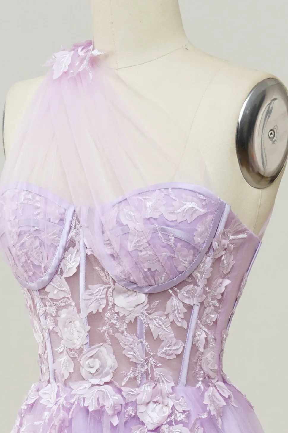 Vestido de baile com apliques azul céu um ombro