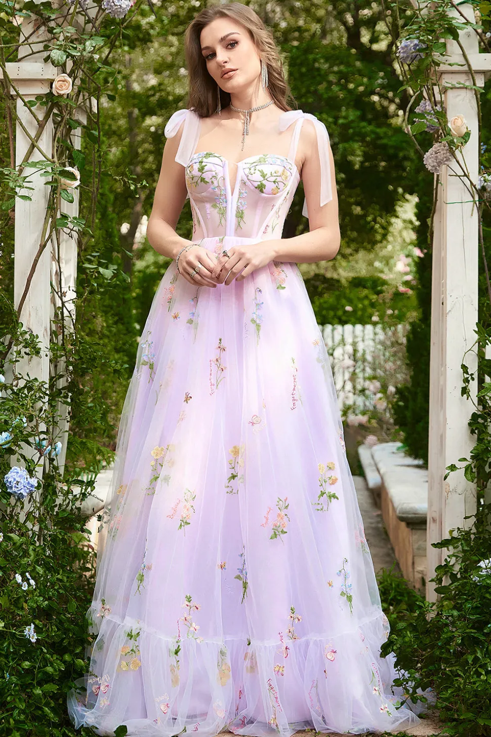 Vestido de Baile Com Bordado Lilás