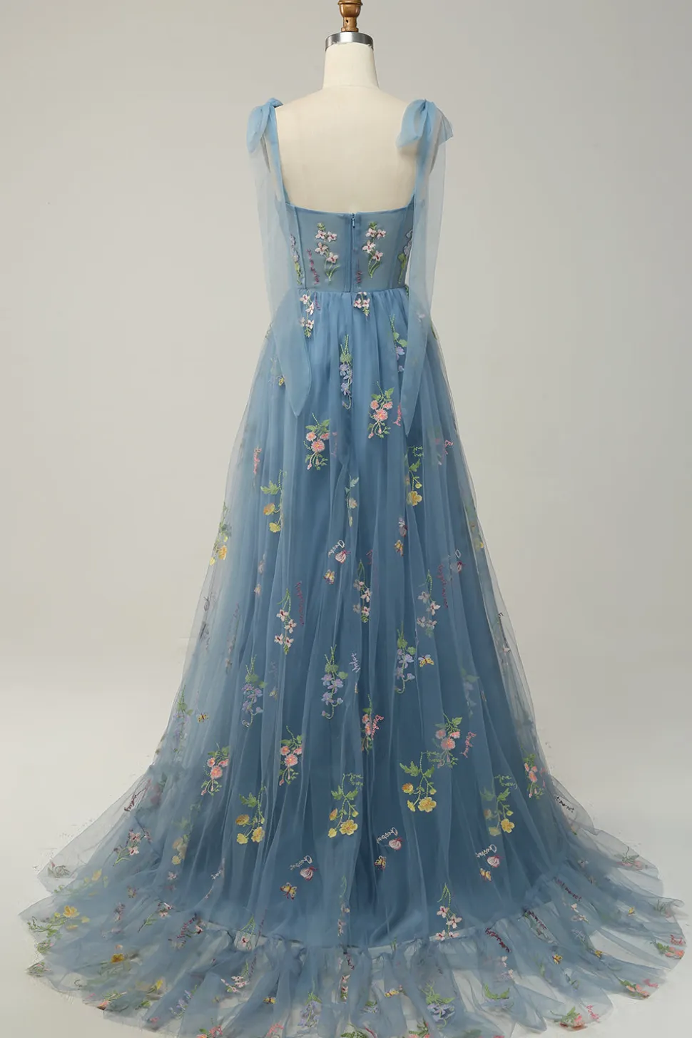 Vestido de Baile Com Bordado Lilás
