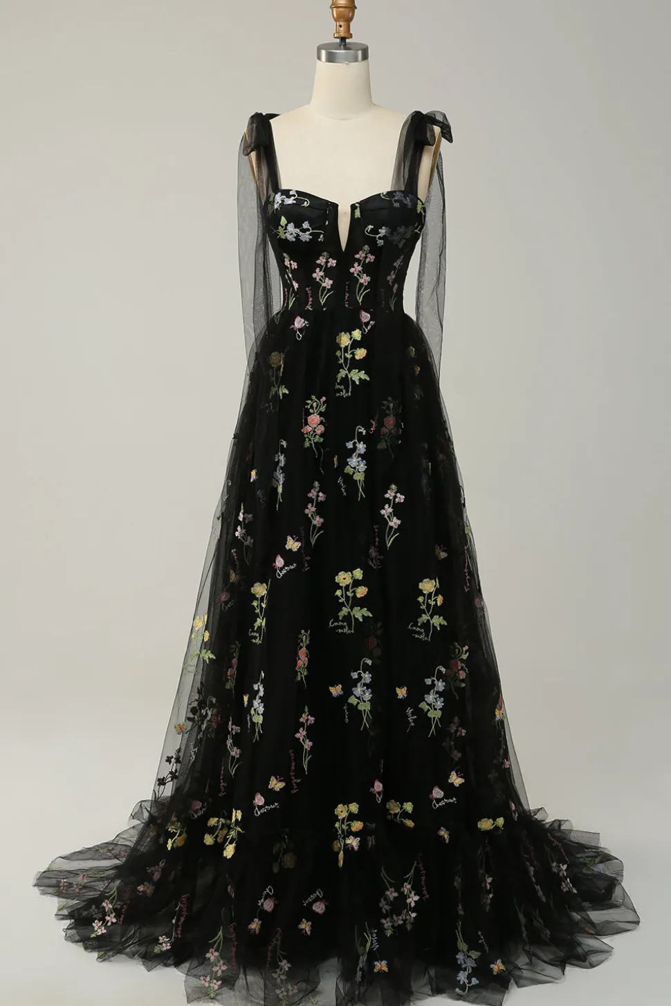 Vestido de Baile Com Bordado Lilás