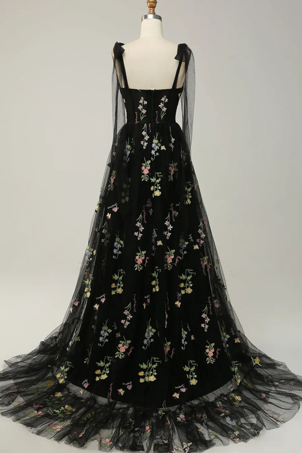 Vestido de Baile Com Bordado Lilás