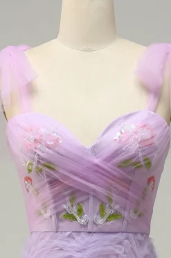 Vestido de baile com bordado verde claro