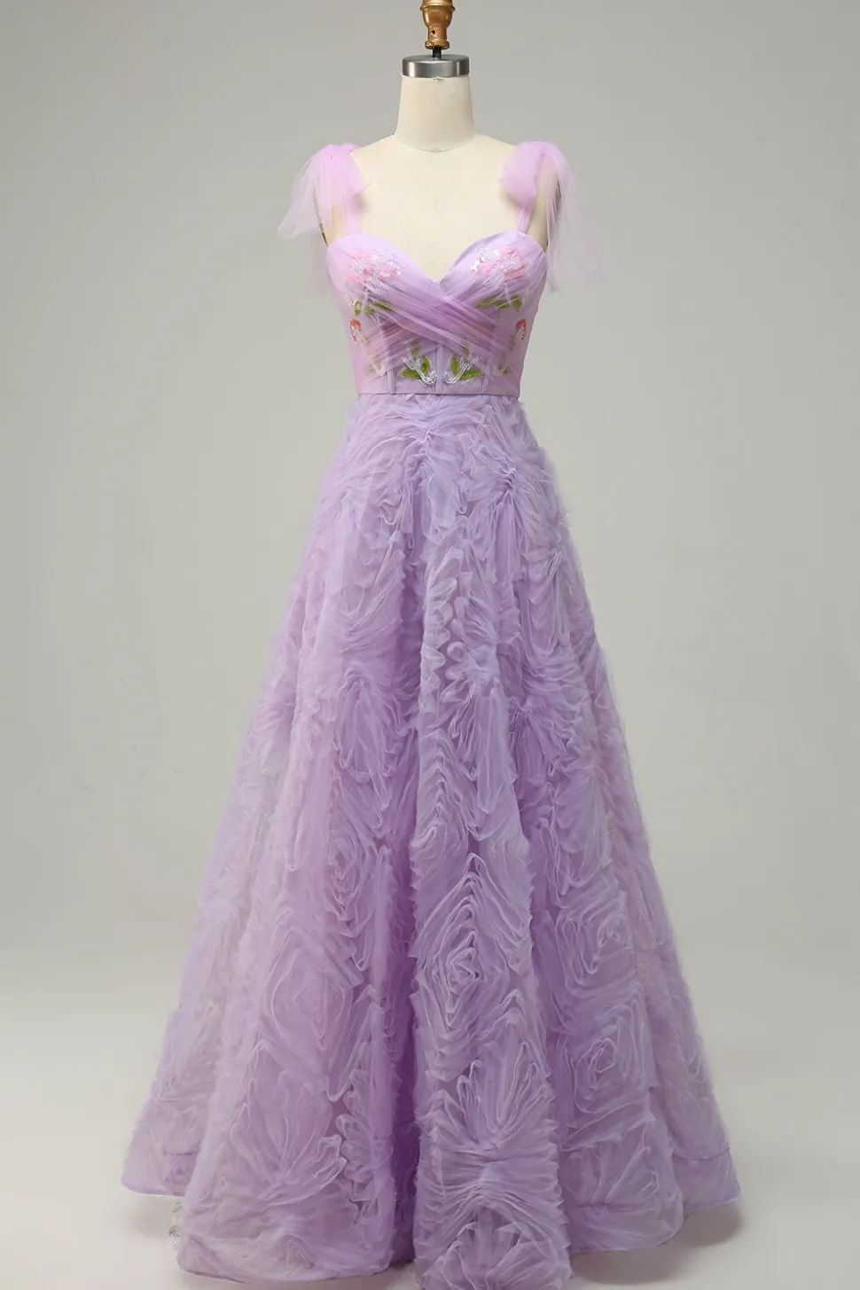 Vestido de baile com bordado verde claro