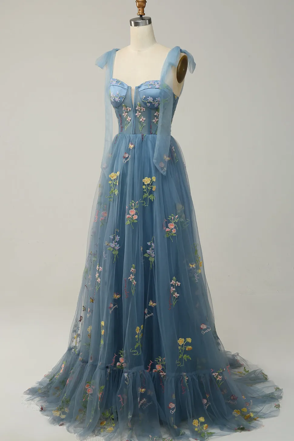 Vestido de baile com bordado lilás
