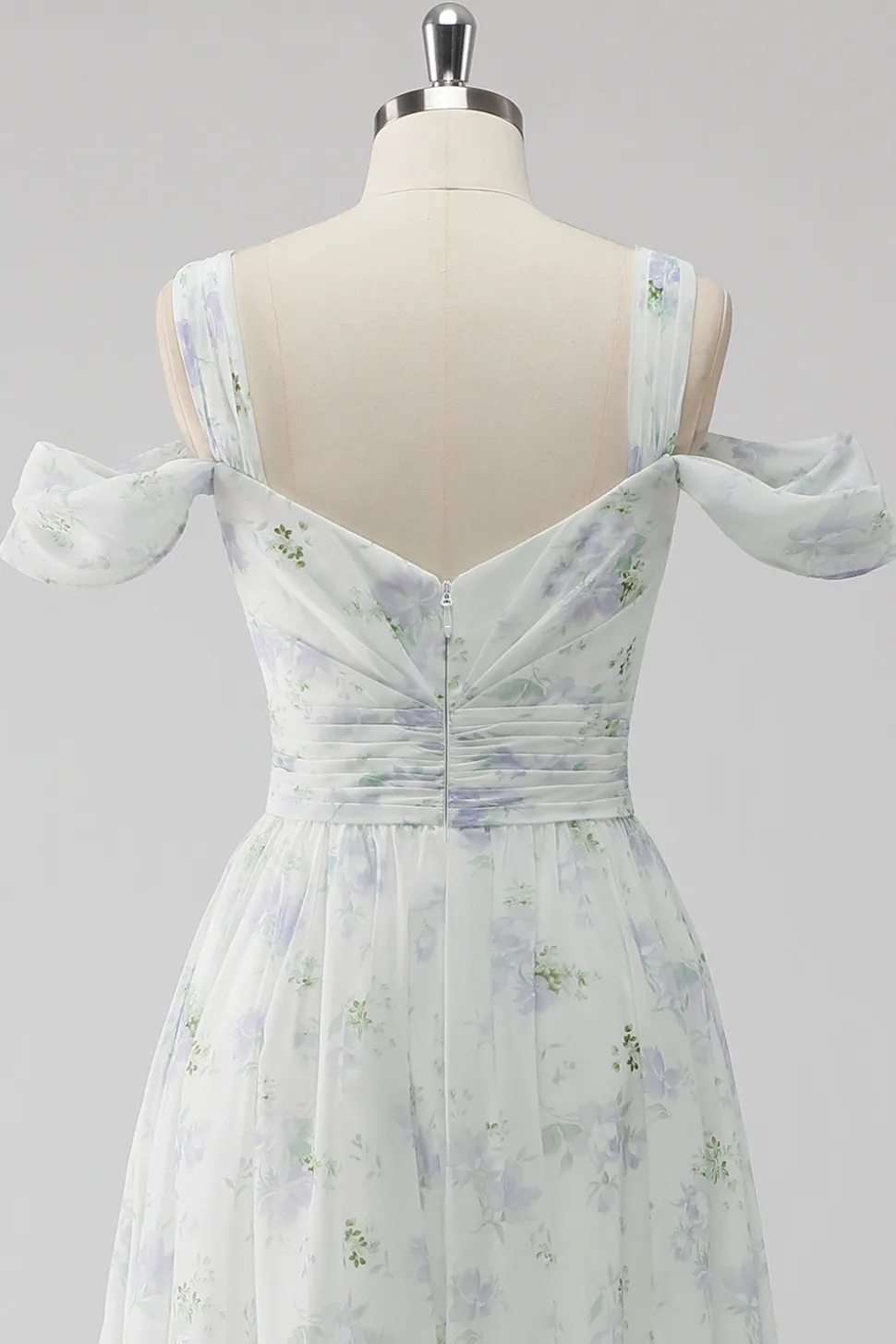 Vestido De Baile com Fenda Branco Floral Ombro Frio Linha-A