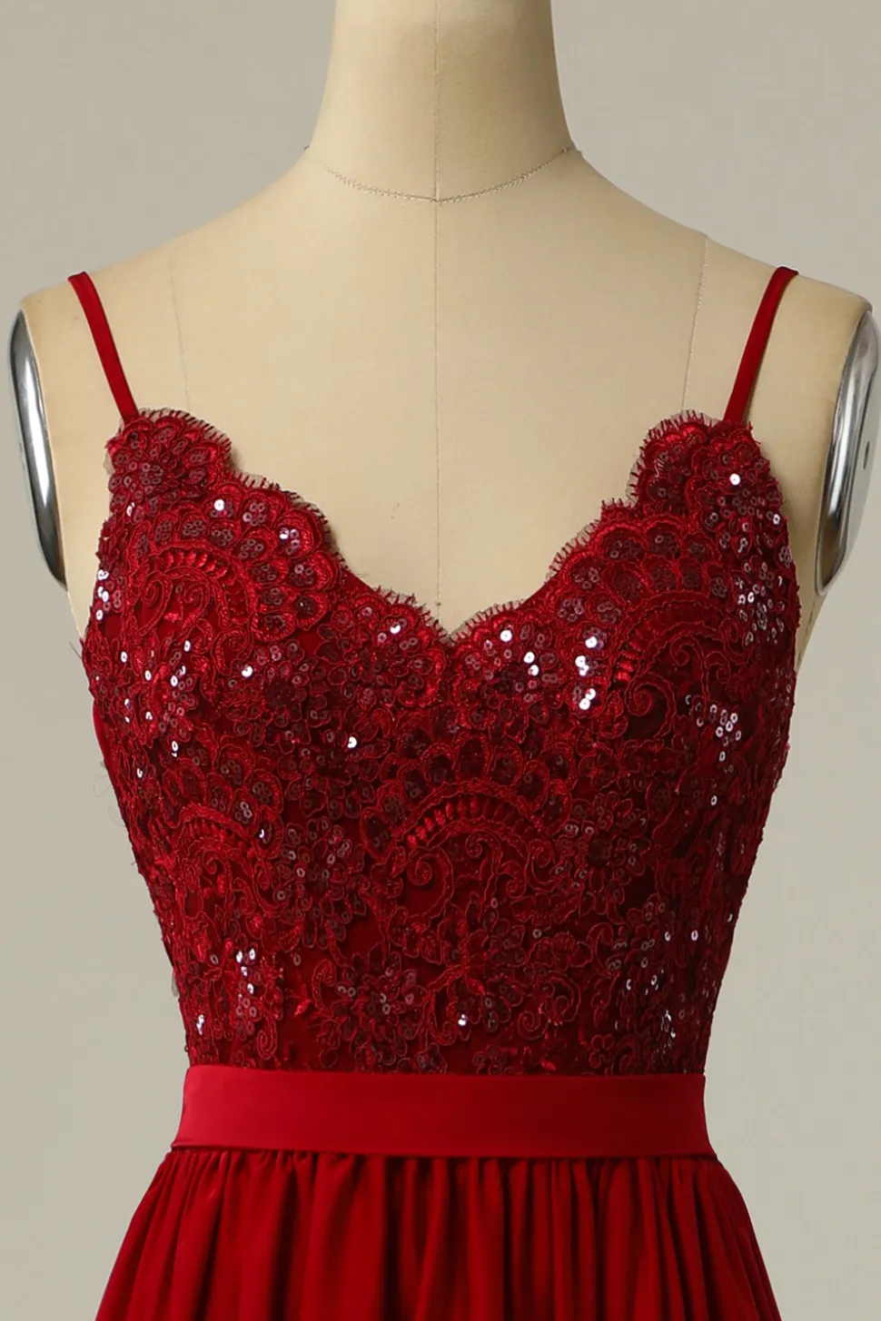 Vestido de baile comprido da Borgonha com renda de missangas