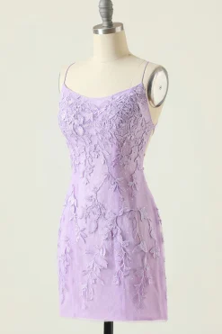 Vestido de baile curto azul claro com renda de contas
