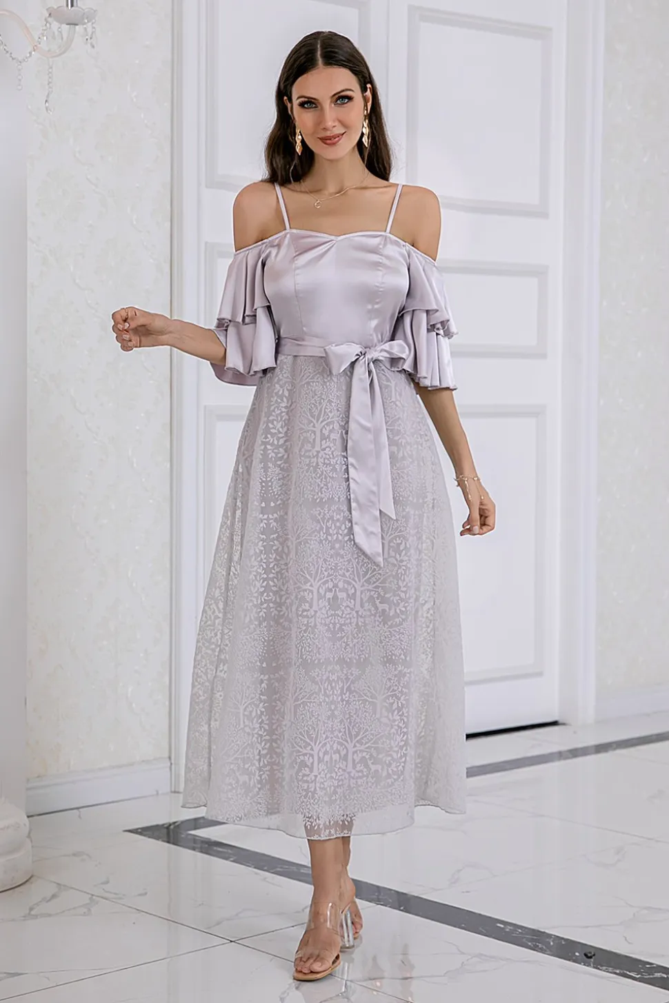 Vestido de baile de alças de espaguete cinza com renda