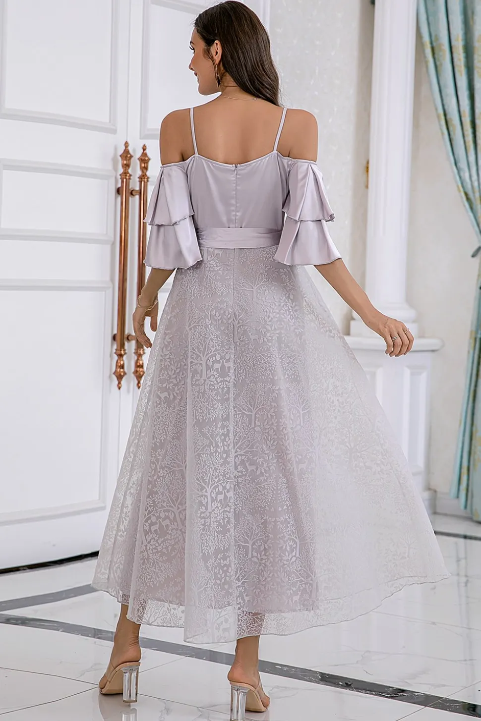 Vestido de baile de alças de espaguete cinza com renda