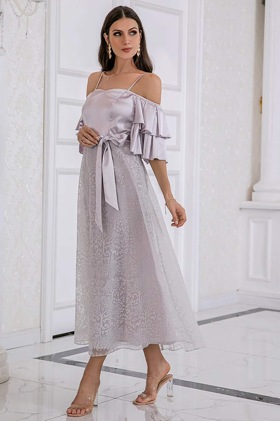 Vestido de baile de alças de espaguete cinza com renda