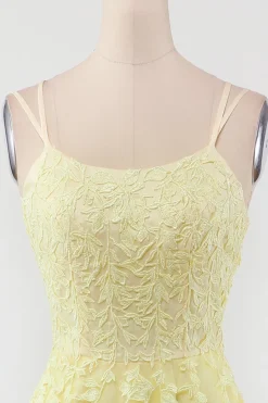 Vestido de baile de alças de espaguete amarelo