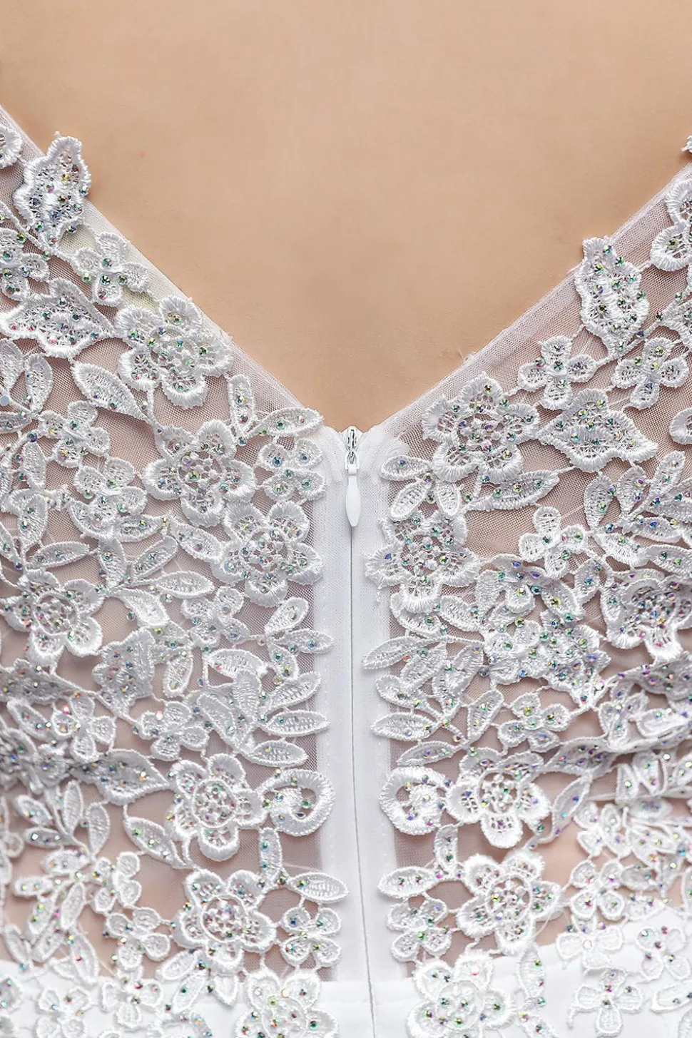 Vestido de baile de aplique branco
