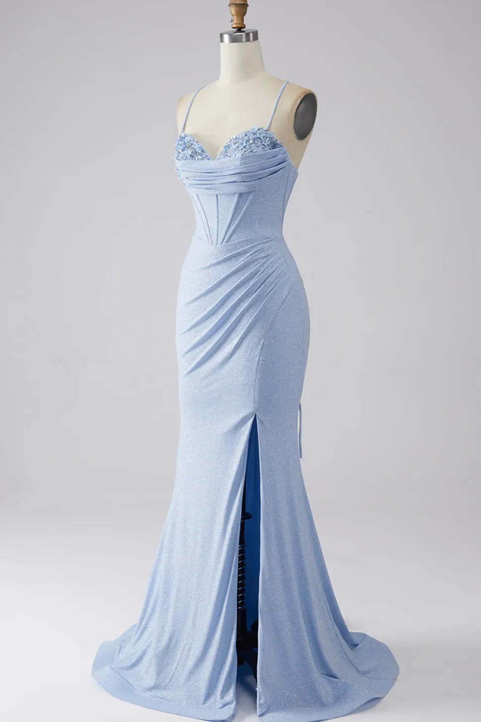 Vestido de baile de formatura de sereia azul claro brilhante com fenda