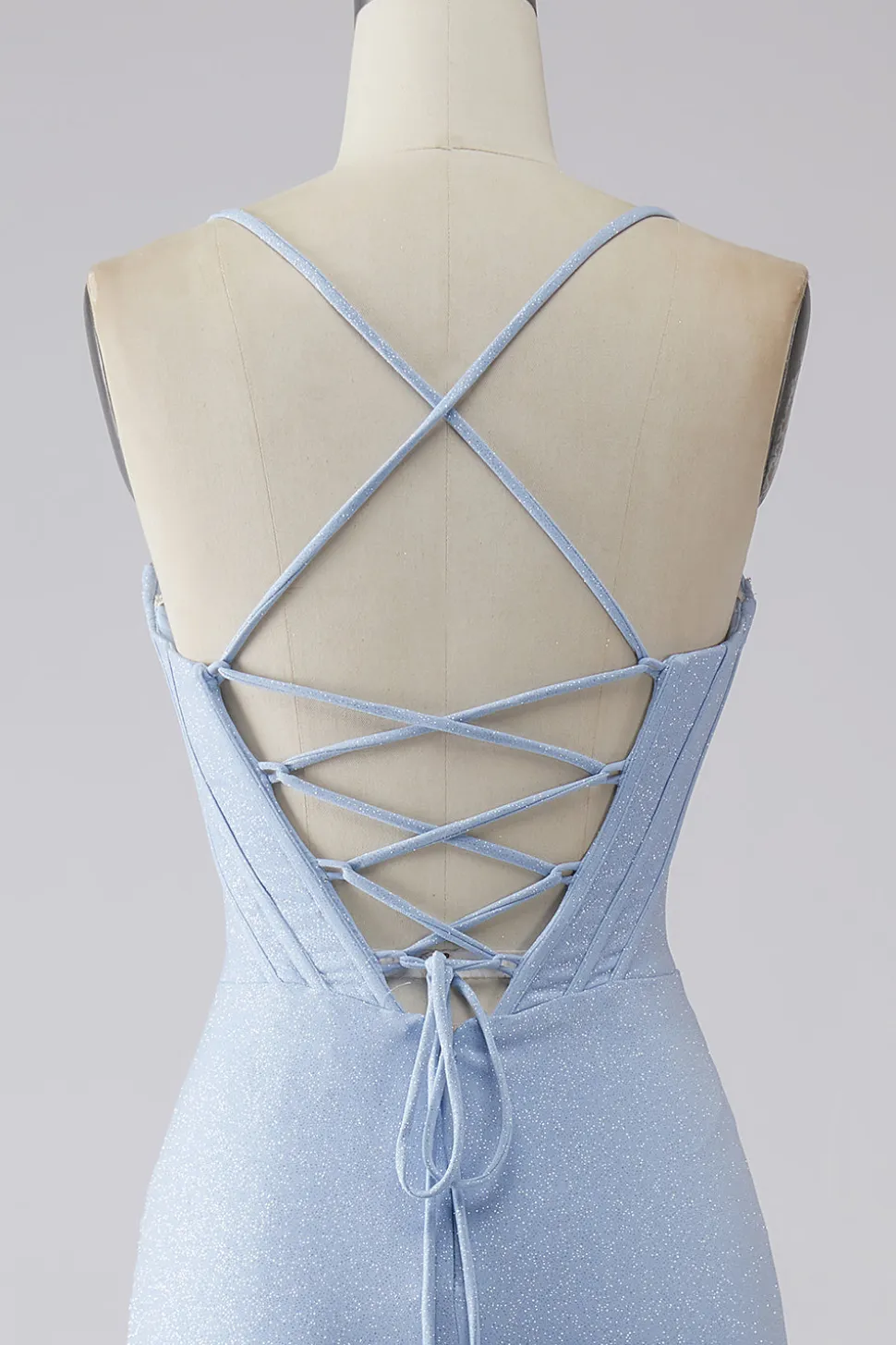 Vestido de baile de formatura de sereia azul claro brilhante com fenda