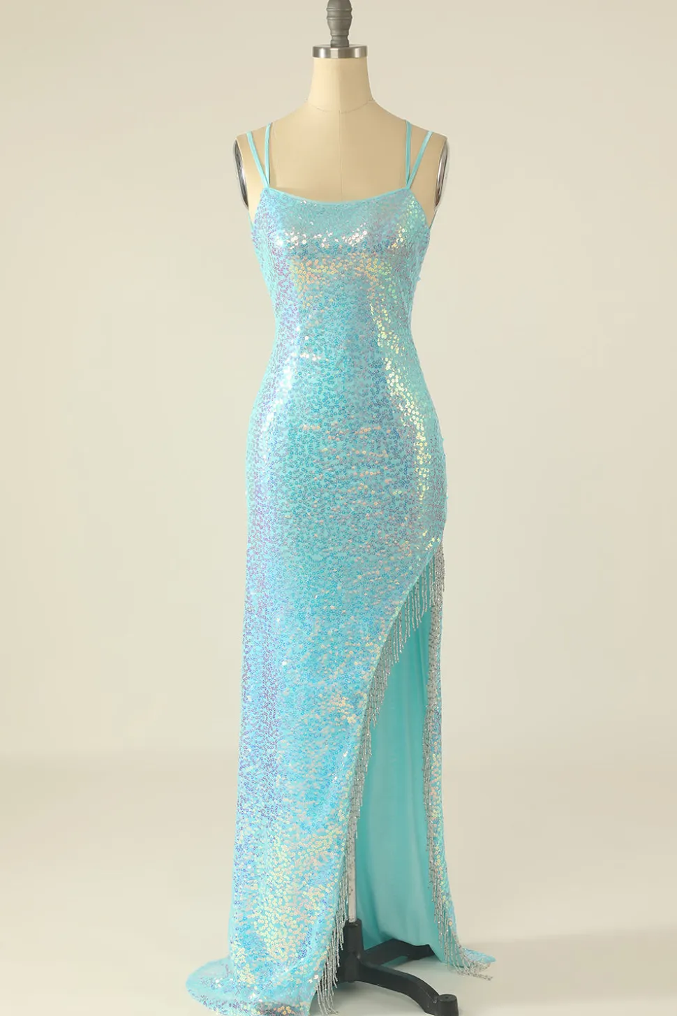 Vestido de baile de lantejoulas de lavanda com franjas