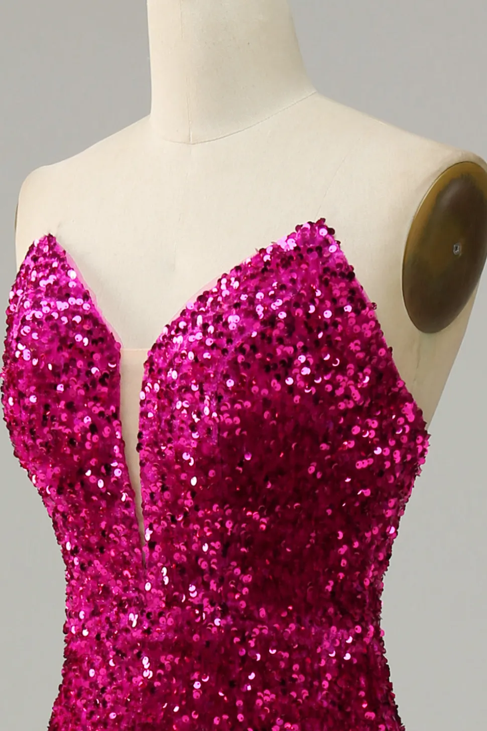 Vestido de baile de lantejoulas fuchsia sem alças