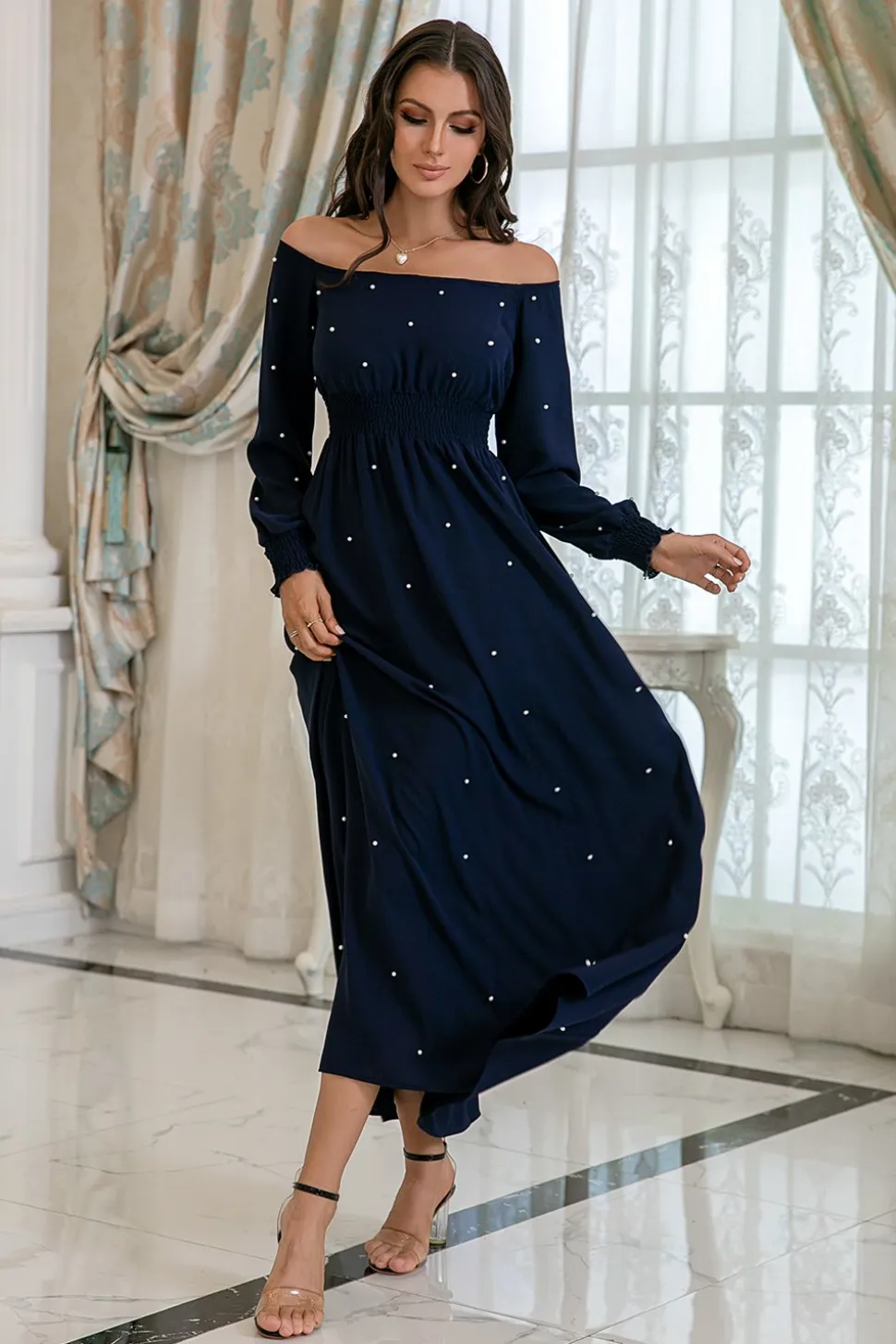 Vestido de baile de mangas compridas da Marinha com pérolas