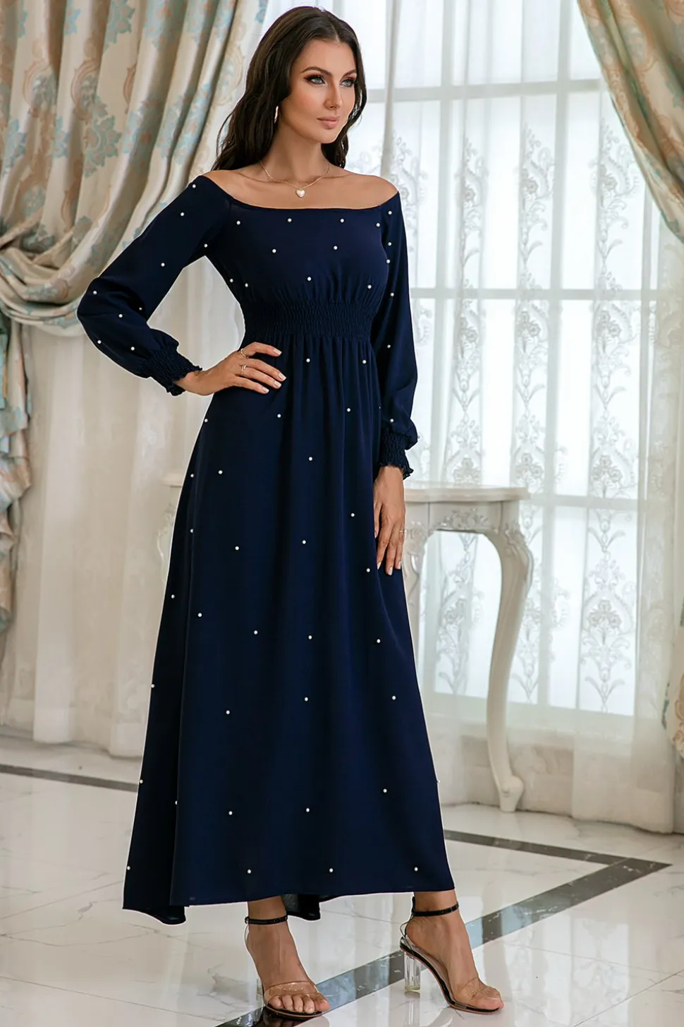 Vestido de baile de mangas compridas da Marinha com pérolas