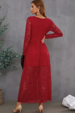 Vestido de baile de renda verde com mangas compridas