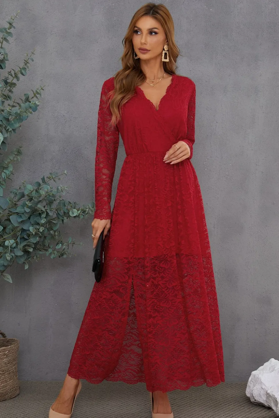 Vestido de baile de renda verde com mangas compridas