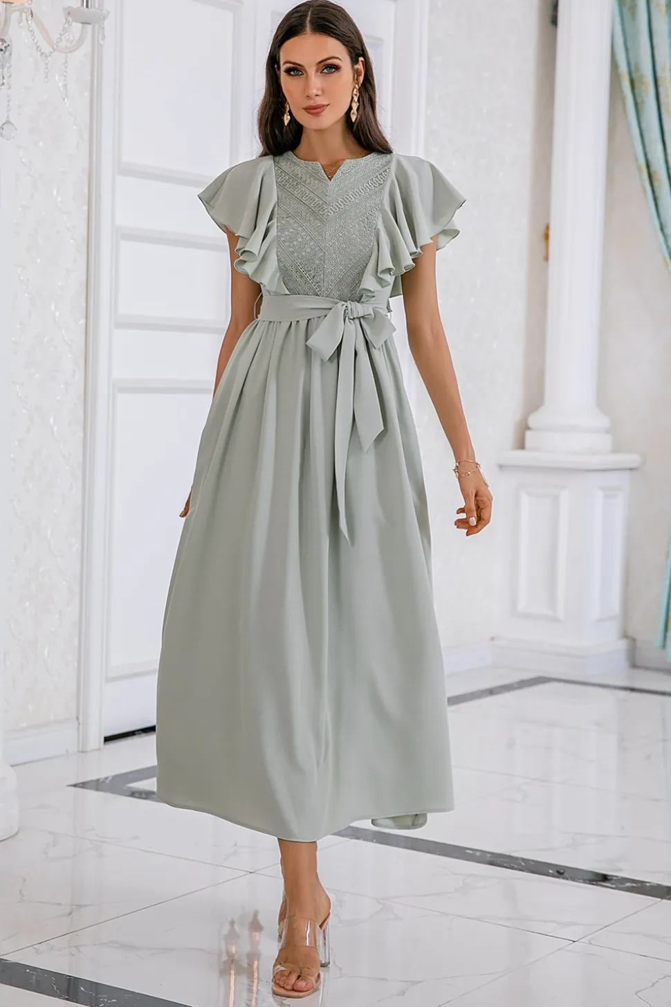 Vestido de baile de ruffles sem mangas verdes