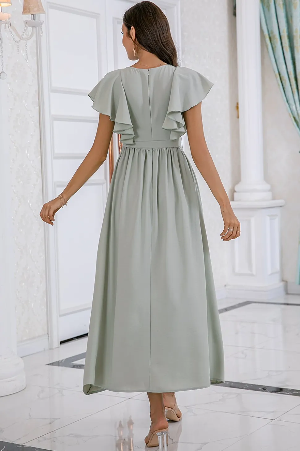Vestido de baile de ruffles sem mangas verdes