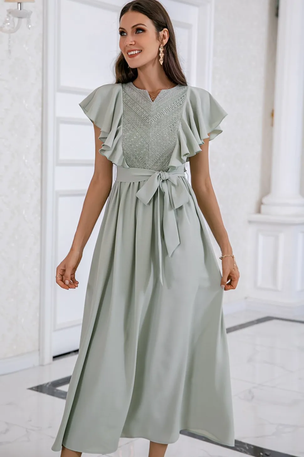Vestido de baile de ruffles sem mangas verdes
