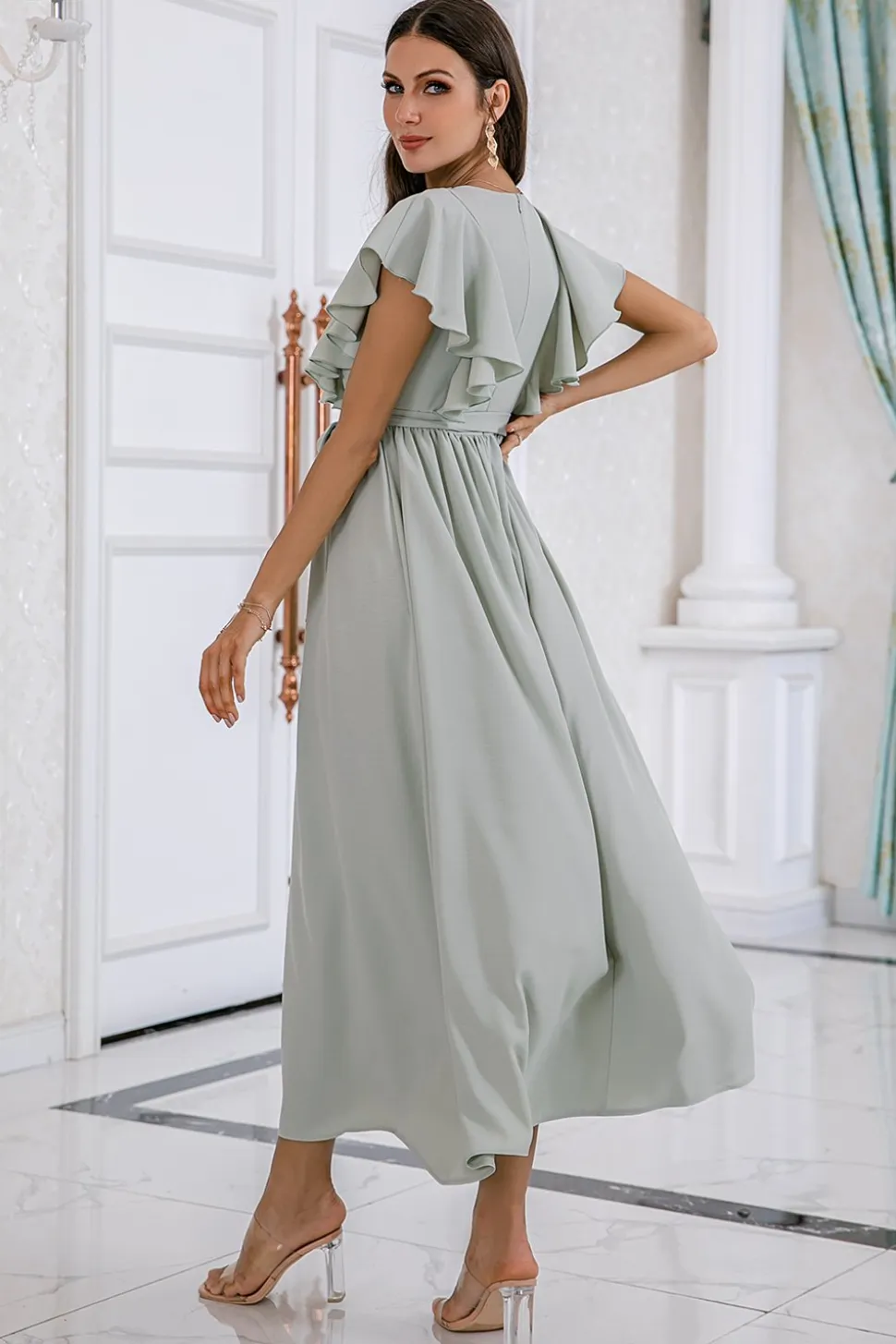 Vestido de baile de ruffles sem mangas verdes