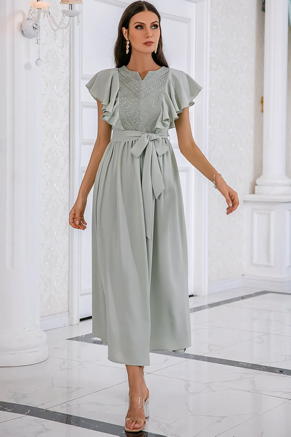 Vestido de baile de ruffles sem mangas verdes