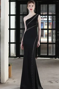 Vestido de baile de sereia preta com missangas