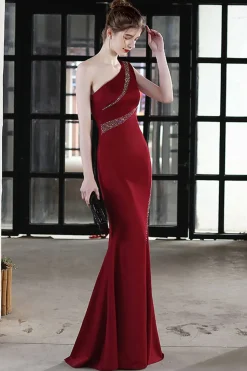 Vestido de baile de sereia preta com missangas